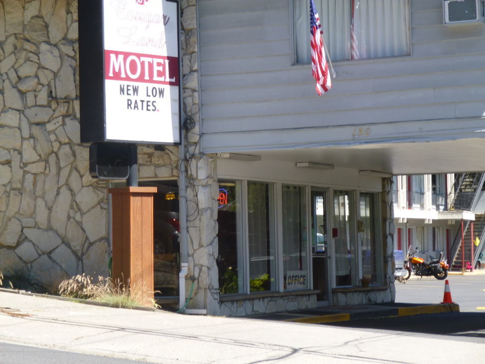 Cougar Land Motel Pullman Esterno foto